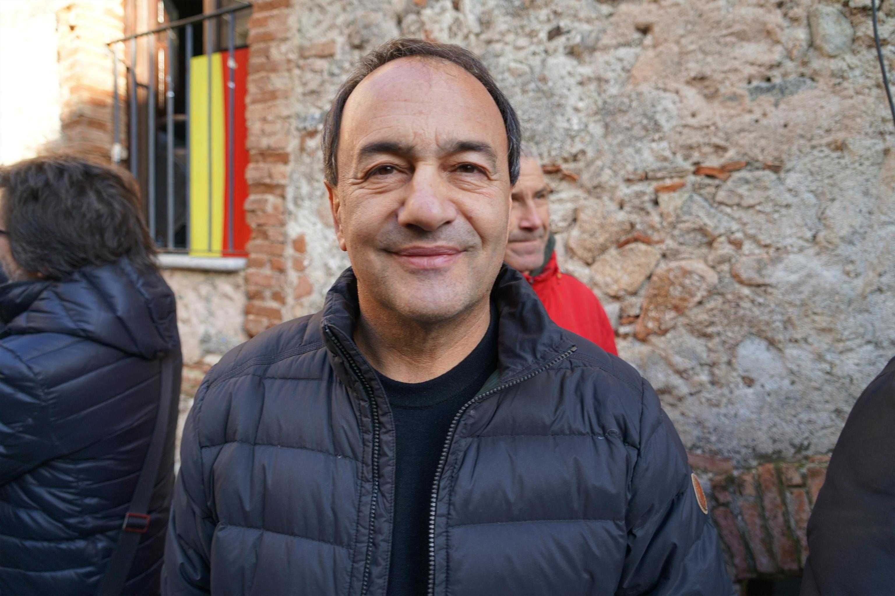 Il «modello Riace» arriva a Bruxelles. Peccato sia stato dichiarato fuorilegge