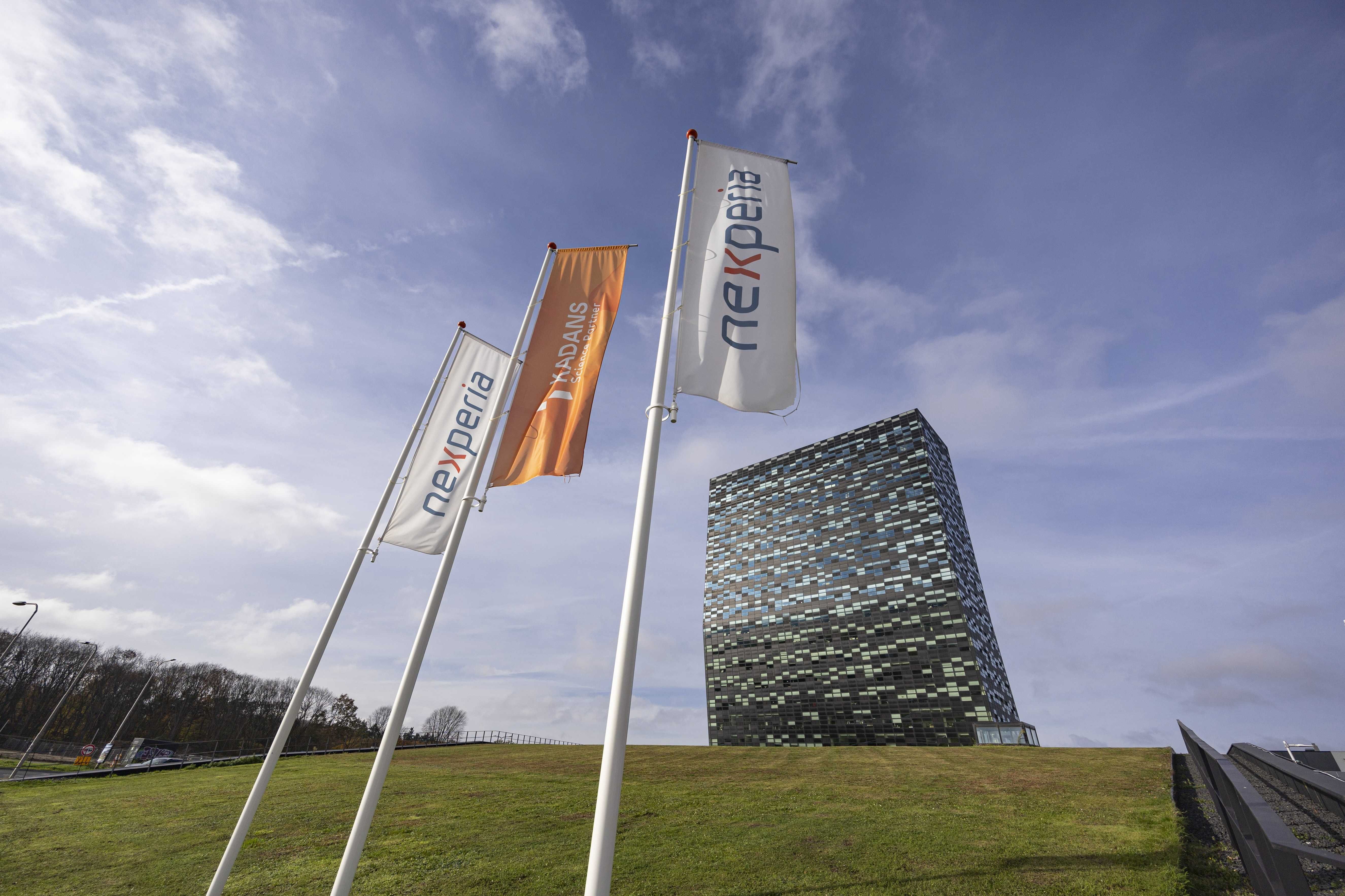 Europa costretta a piegarsi alla Cina sui chip