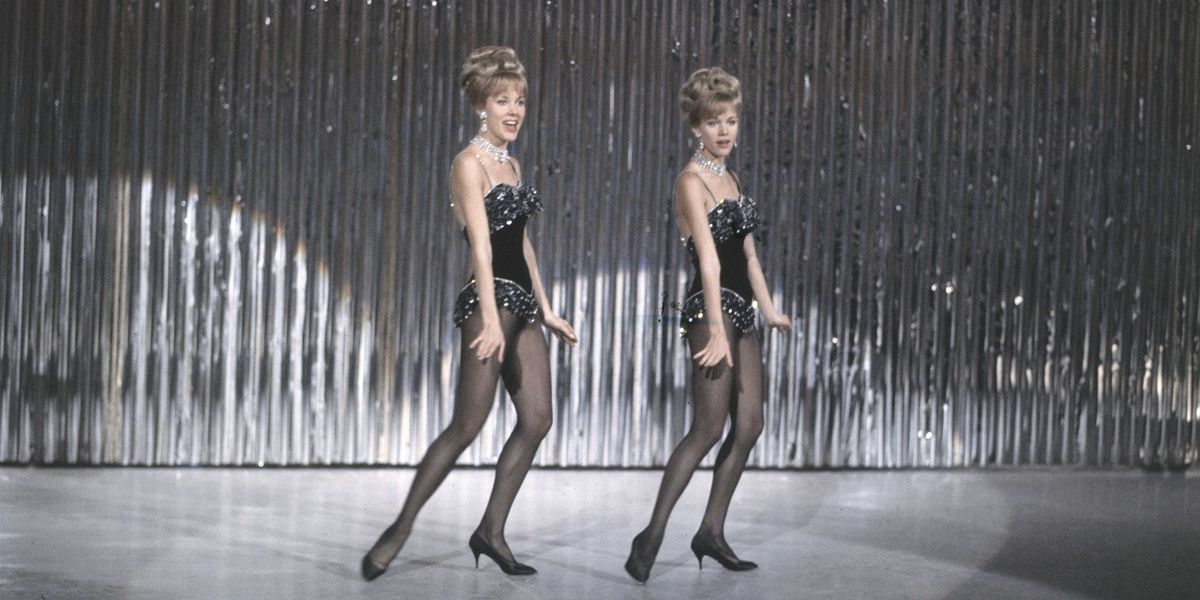 Il declino dei costumi in tv ha avuto inizio con le gemelle Kessler Il declino dei costumi in tv ha avuto inizio con le gemelle Kessler