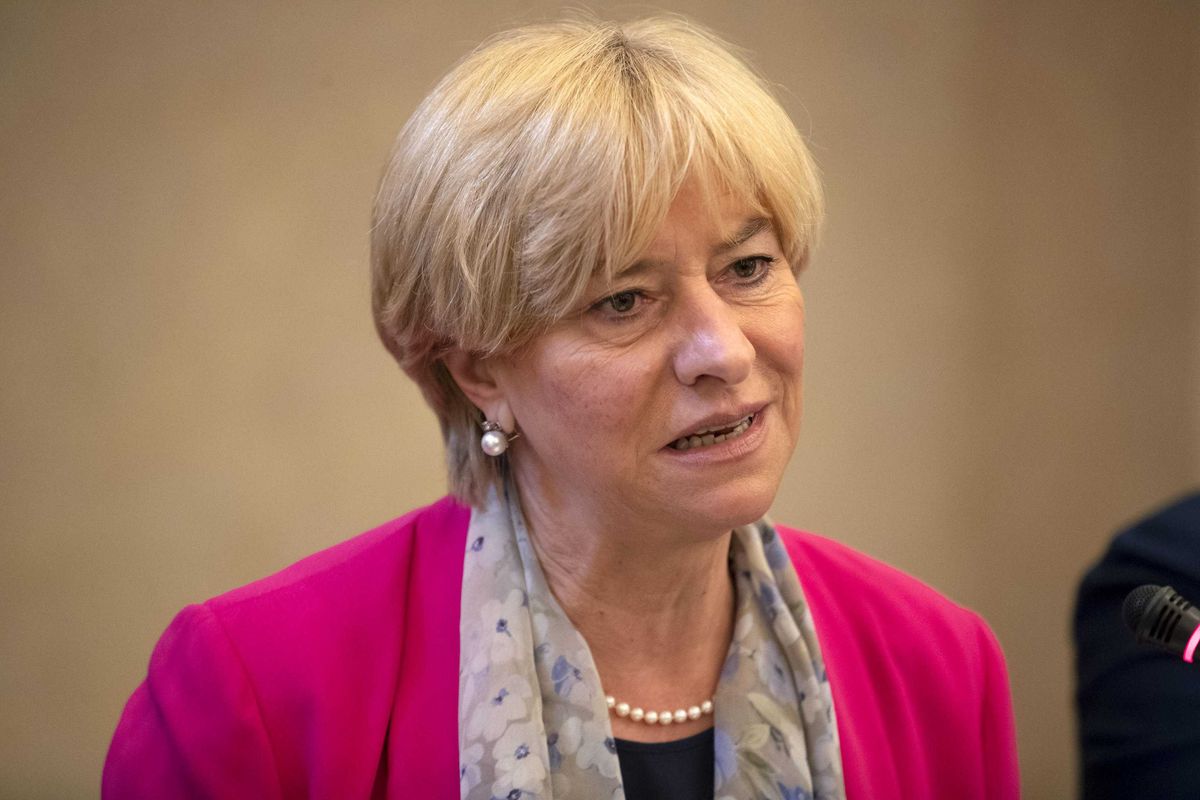 Con l’ex dem alla Difesa, Parigi ha fatto festa in Italia