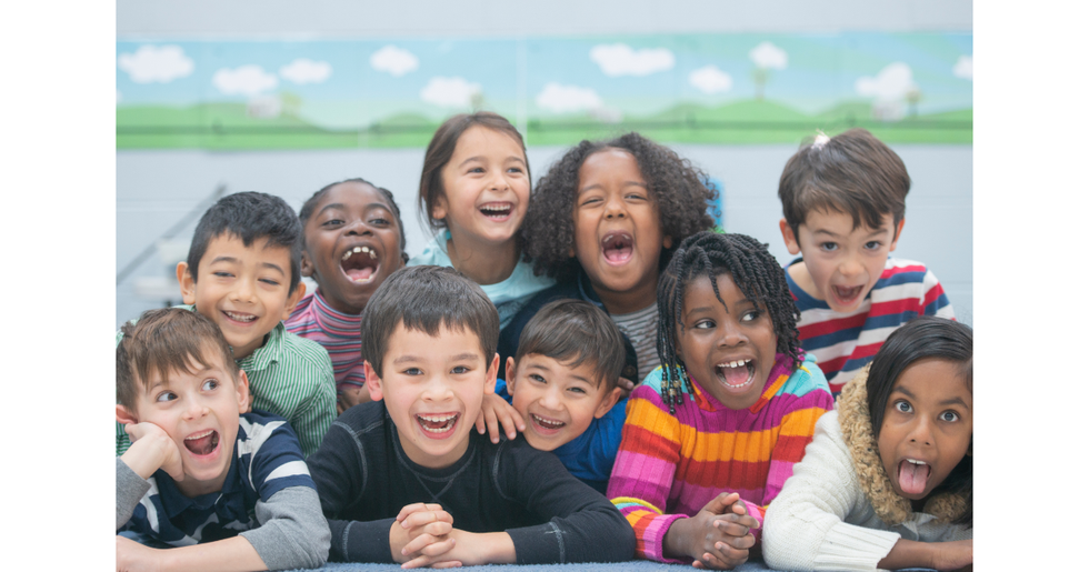 Man found girlfriend’s preschool photo, then had to call his mom after noticing something 'odd'