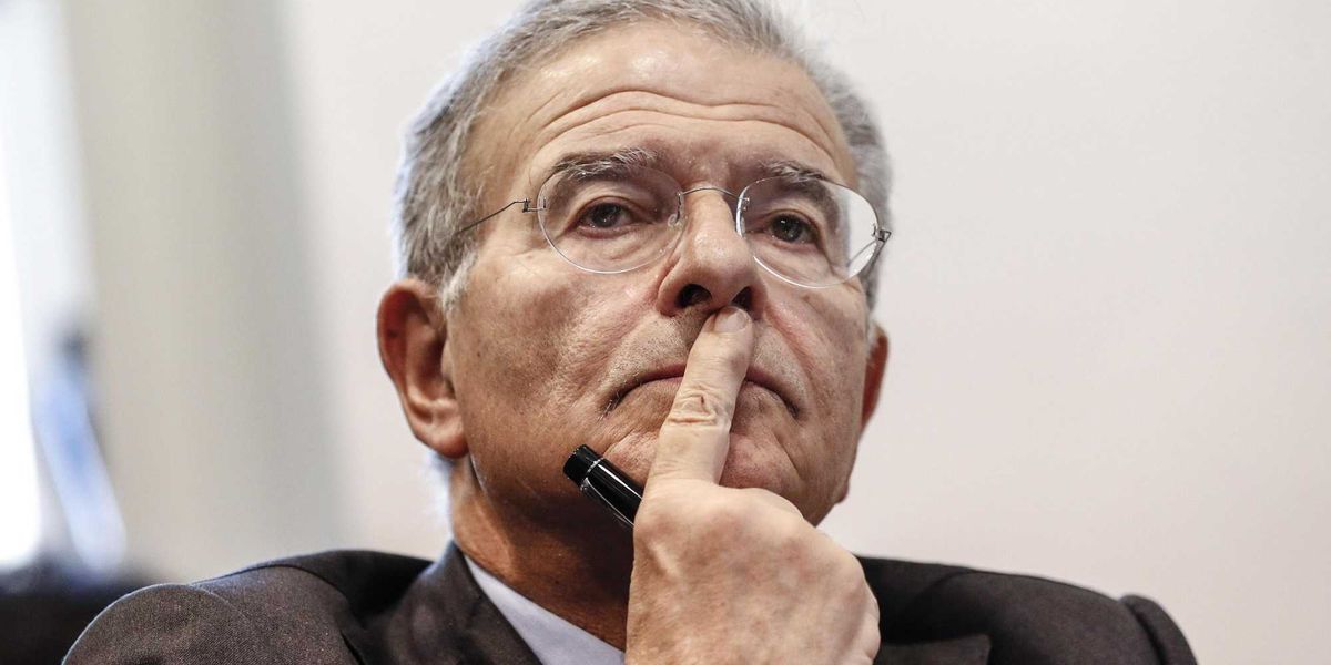 per negare lo scoop si inventano pure il piano del cremlino