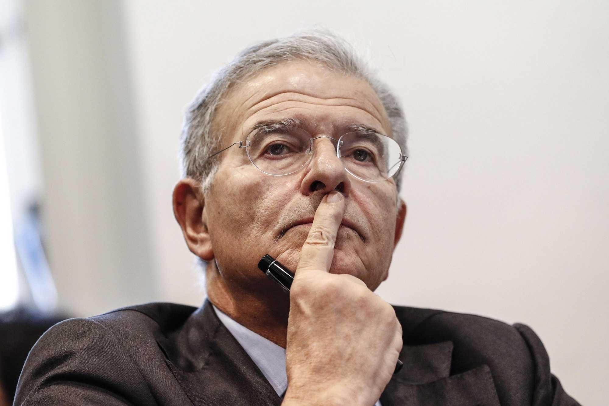 Per negare lo scoop si inventano pure il piano del Cremlino