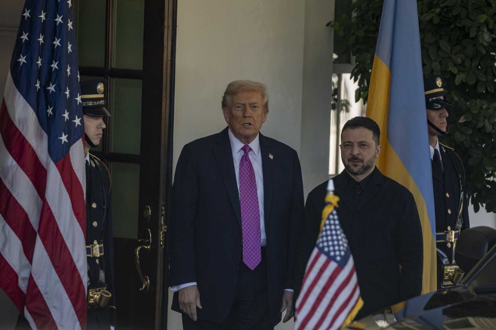 Aut aut di Trump, Zelensky abbassa la testa