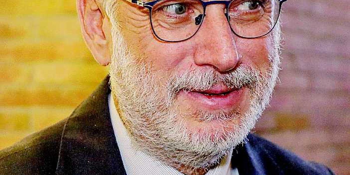 Garofani è protetto, altrove si dimettono