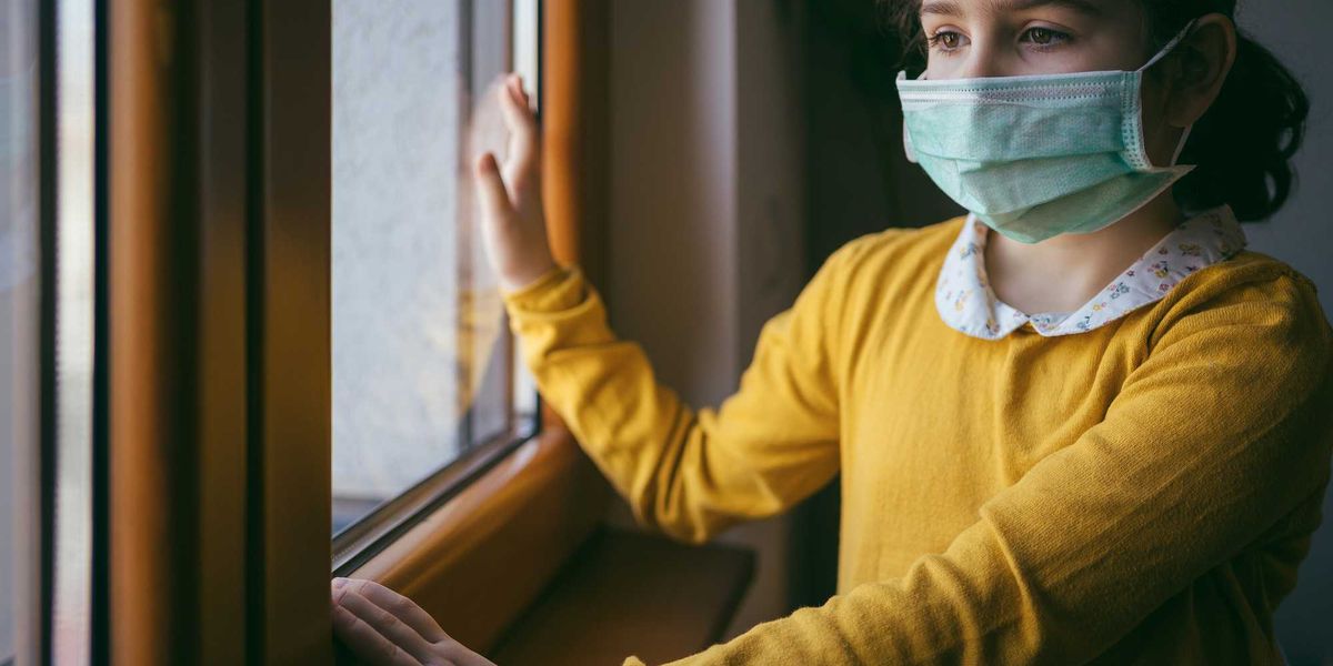 Chiudevano in casa i bimbi per il Covid: ora li levano ai genitori per la «socialità»