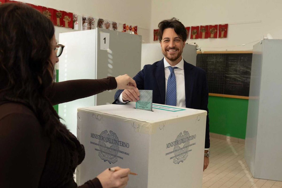 Il Veneto si affida al delfino del Doge: Stefani stravince, la Lega doppia Fdi