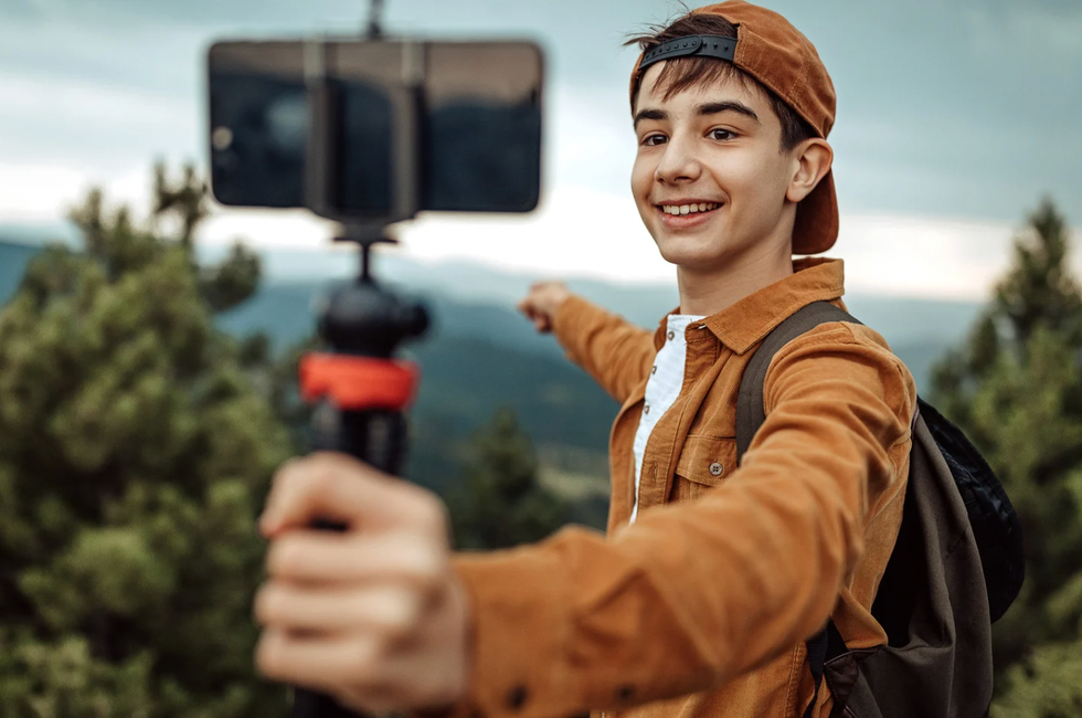 hiking, wilderness, cell phone, voicemail, survival tips, safety, backpacking, lost while hiking, safety tips, changing voicemail