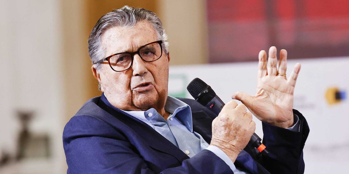 de benedetti insulta elkann guardandosi allo specchio rompe tutto ci242 che tocca da Laverita.info de benedetti insulta elkann guardandosi allo specchio rompe tutto ci242 che tocca
