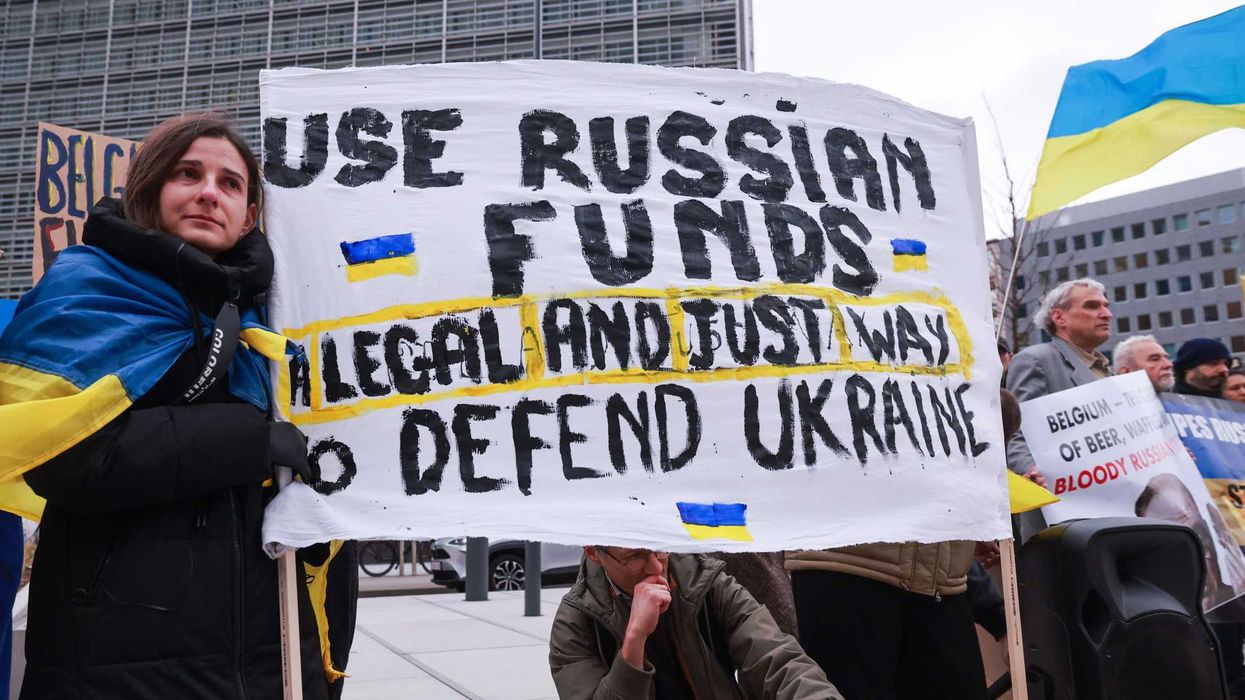 L’Ue si impicca: sì al blocco degli asset. L’Italia: «Ma siamo contrari a usarli»