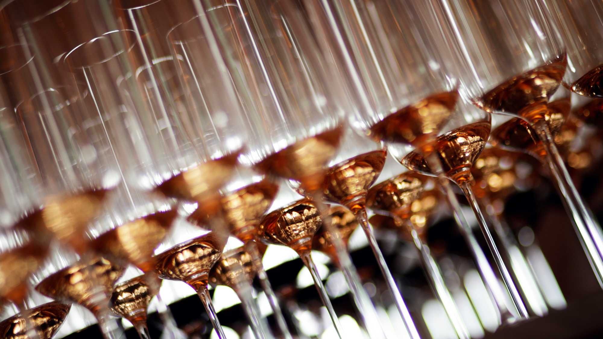 Bottiglie di spumante a rischio col regolamento Ue sugli imballaggi