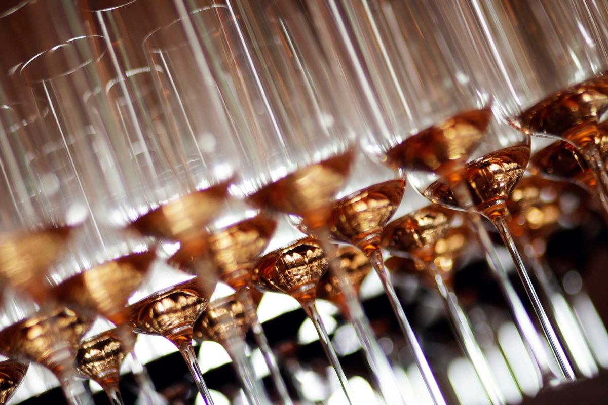 Bottiglie di spumante a rischio col regolamento Ue sugli imballaggi