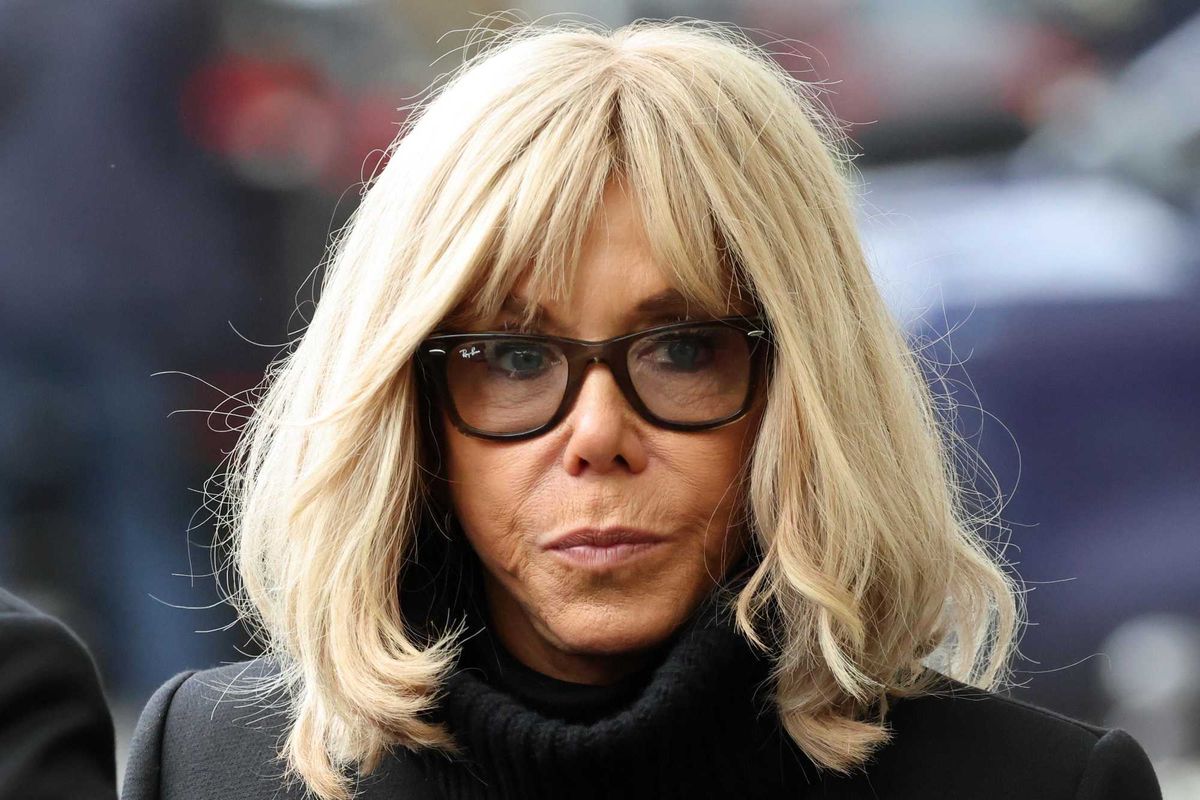 Schiaffo di Brigitte Macron alle femministe