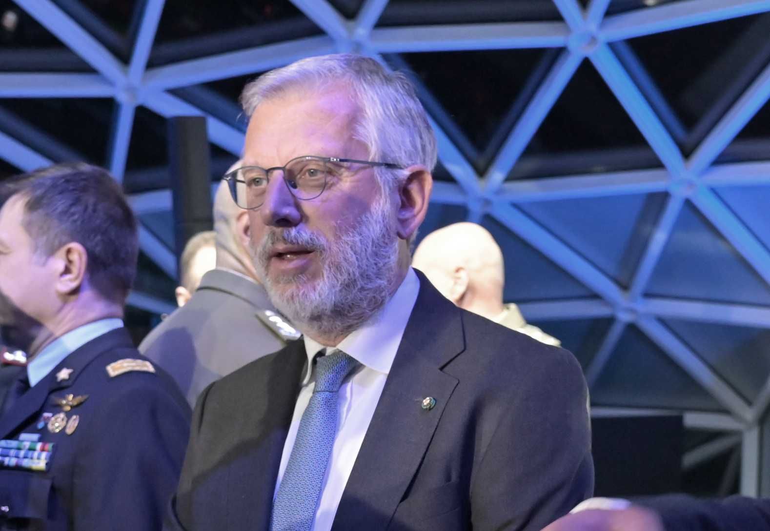 Partita la macchina del fango per coprire le trame sul Colle