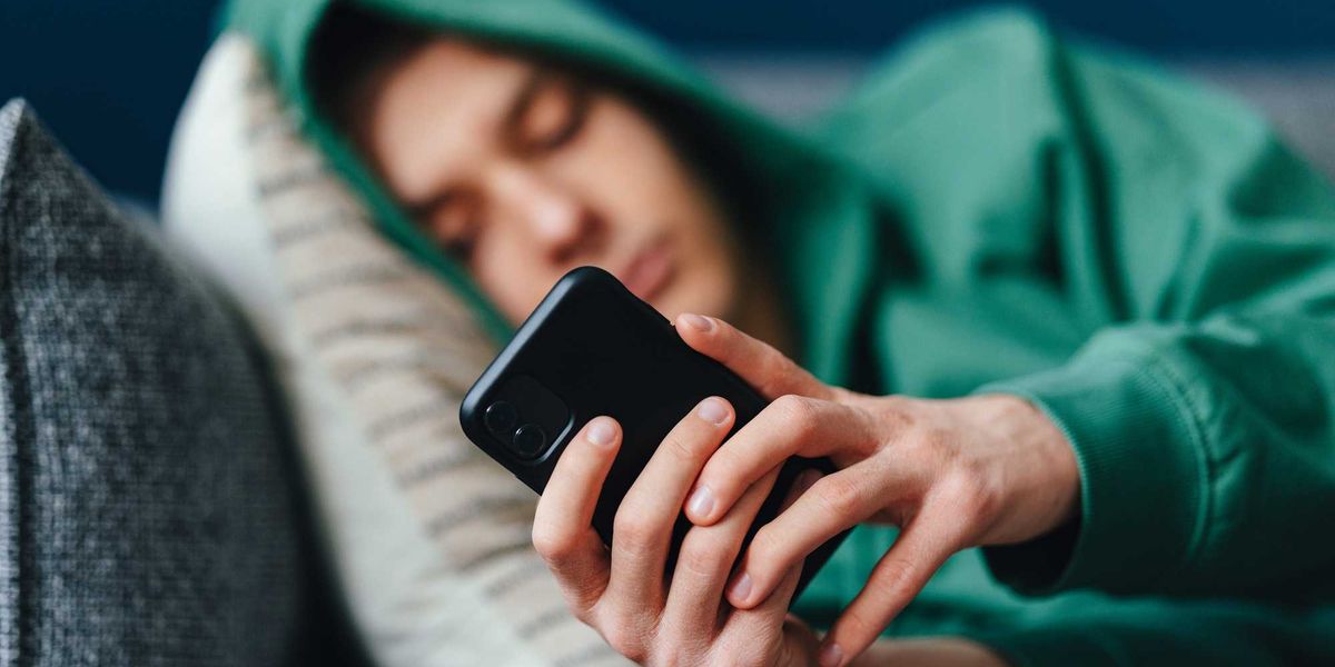 imitiamo l8217australia via i social ai minori da Laverita.info imitiamo l8217australia via i social ai minori