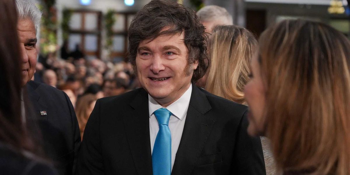 milei rivoluzione a met224 ha abbattuto l8217inflazione ma i disoccupati aumentano da Laverita.info milei rivoluzione a met224 ha abbattuto l8217inflazione ma i disoccupati aumentano