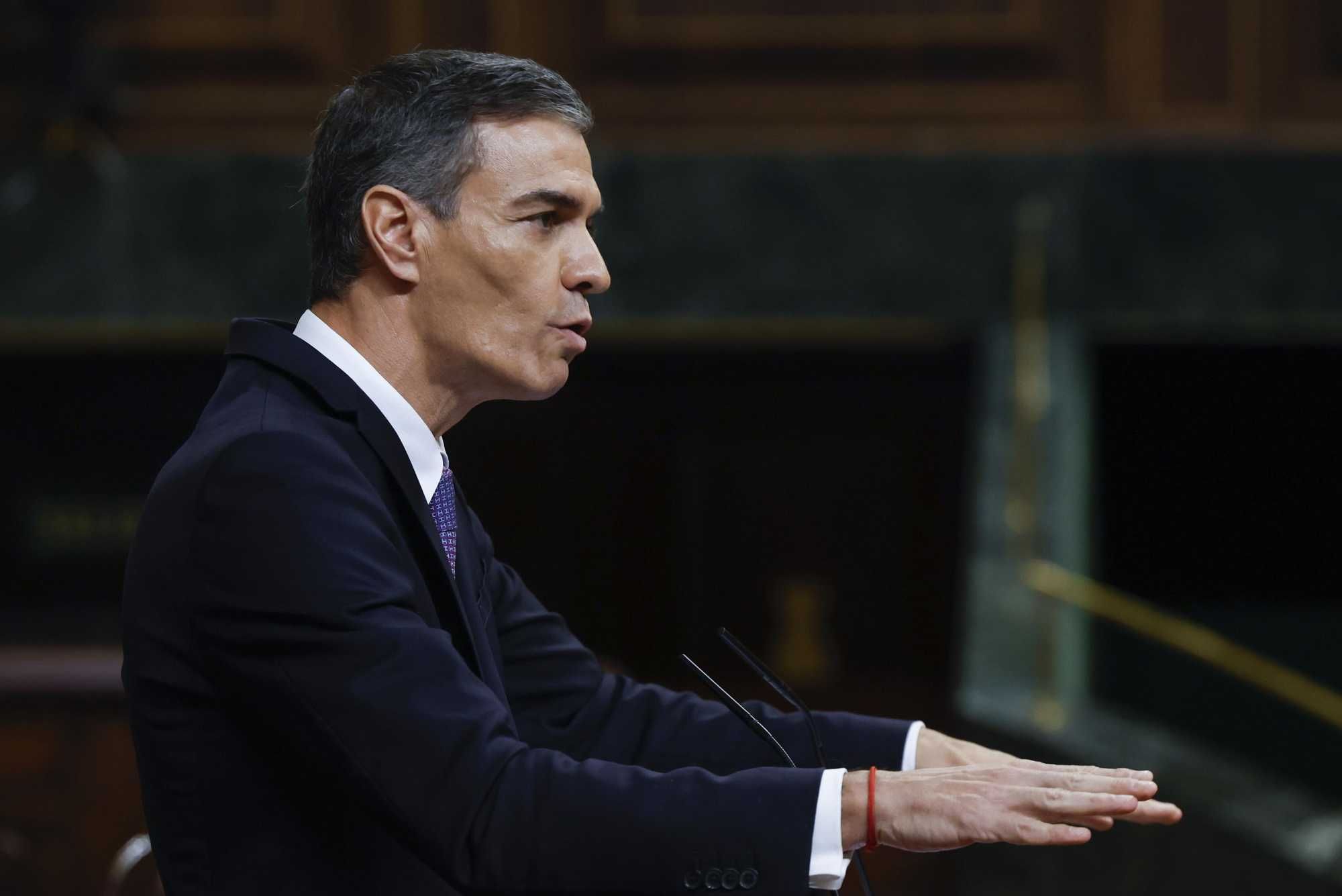 I vescovi spagnoli mettono all’indice Sánchez