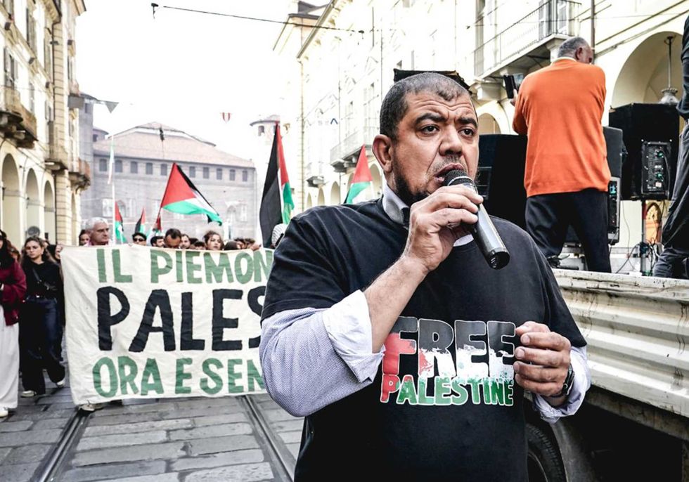 In contatto con i jihadisti. L’imam salvato dai giudici