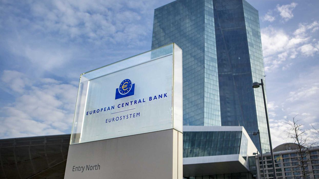 Il governo riscrive la norma sull’oro e la Bce apre il fronte sulle banche