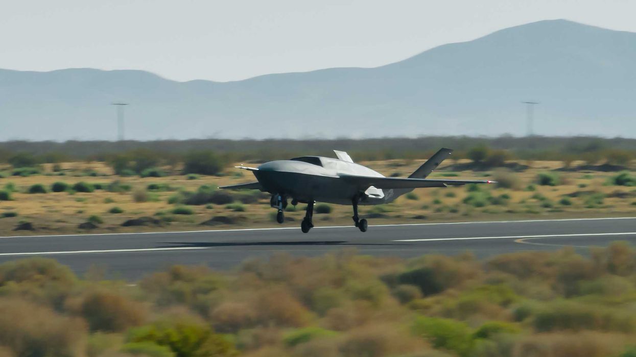 Gli stormi intelligenti: come i droni da combattimento stanno cambiando la guerra aerea