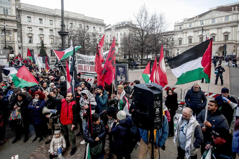 Gli attivisti rossi ritornano in piazza: cortei e post per «free Mohammad»