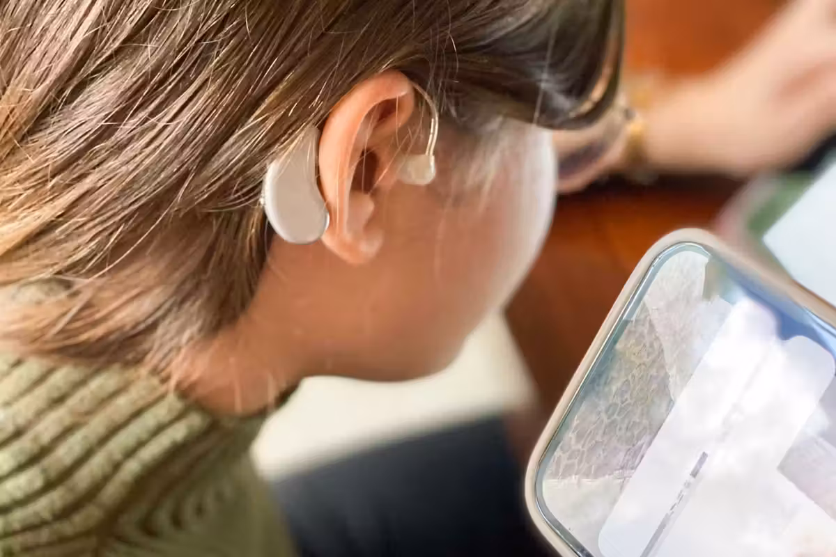 Nuova app di Amplifon per assistere i clienti