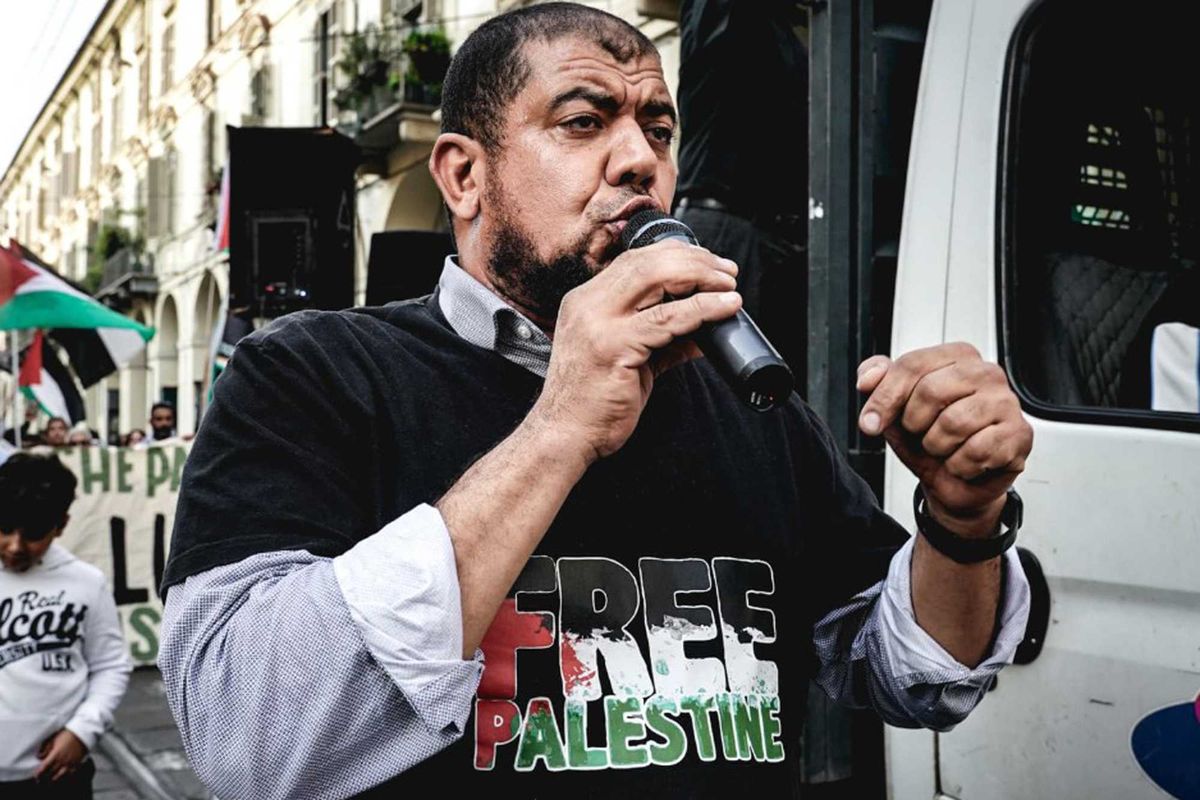 Altro regalo dei giudici: l’imam resta qui