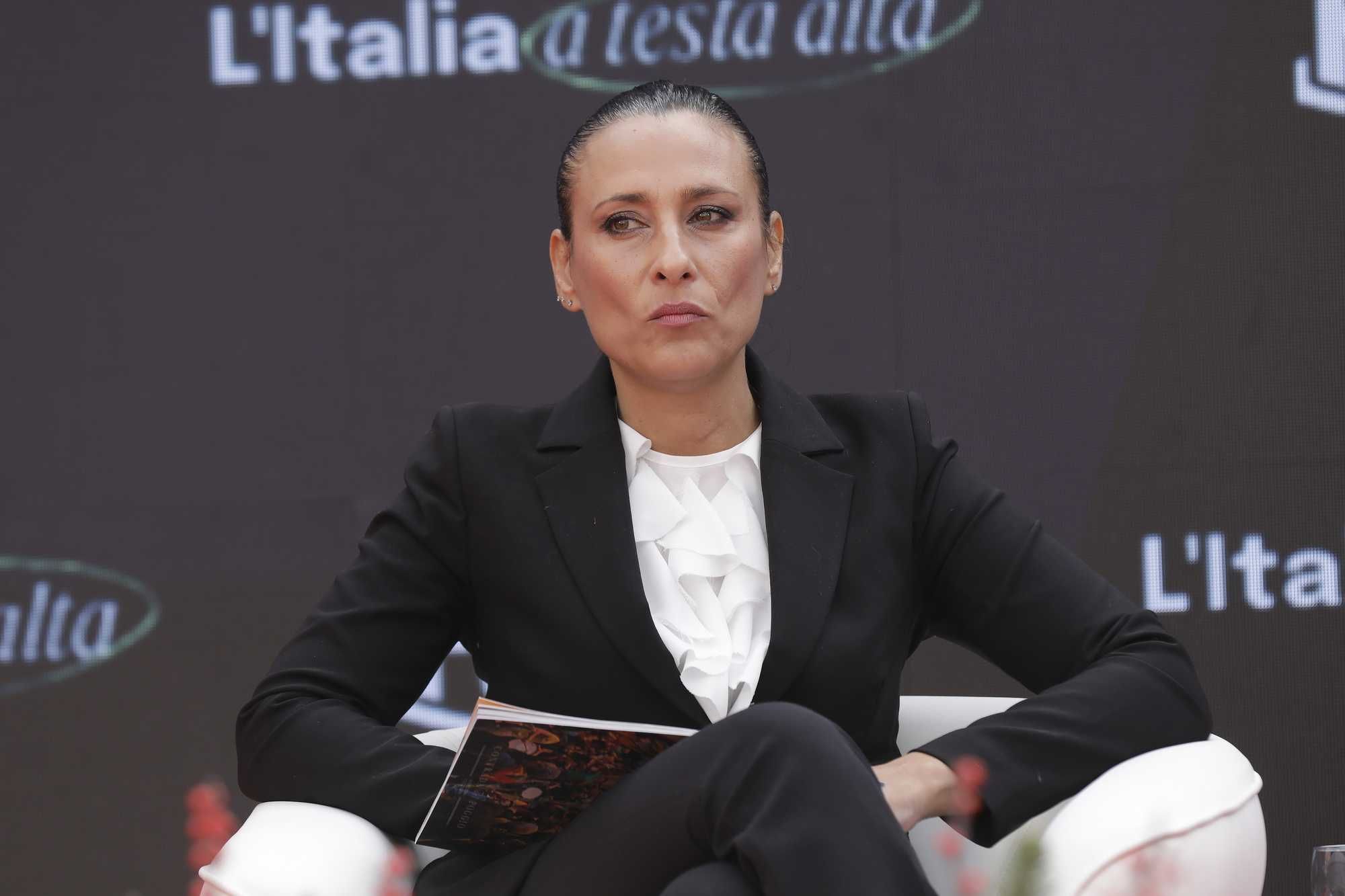 Sui centri migranti assist al governo