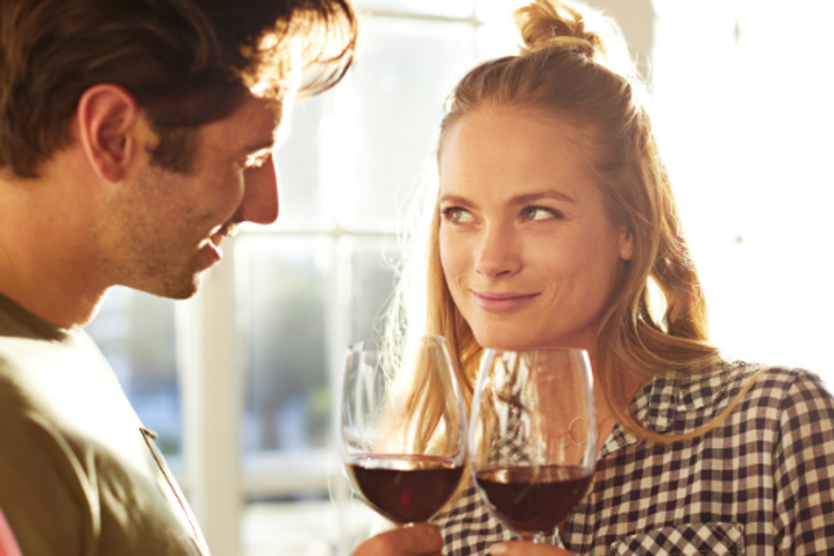 eye contact, woman and man, woman wine, wine man, lovers, lovers gaze, gaze into eyes