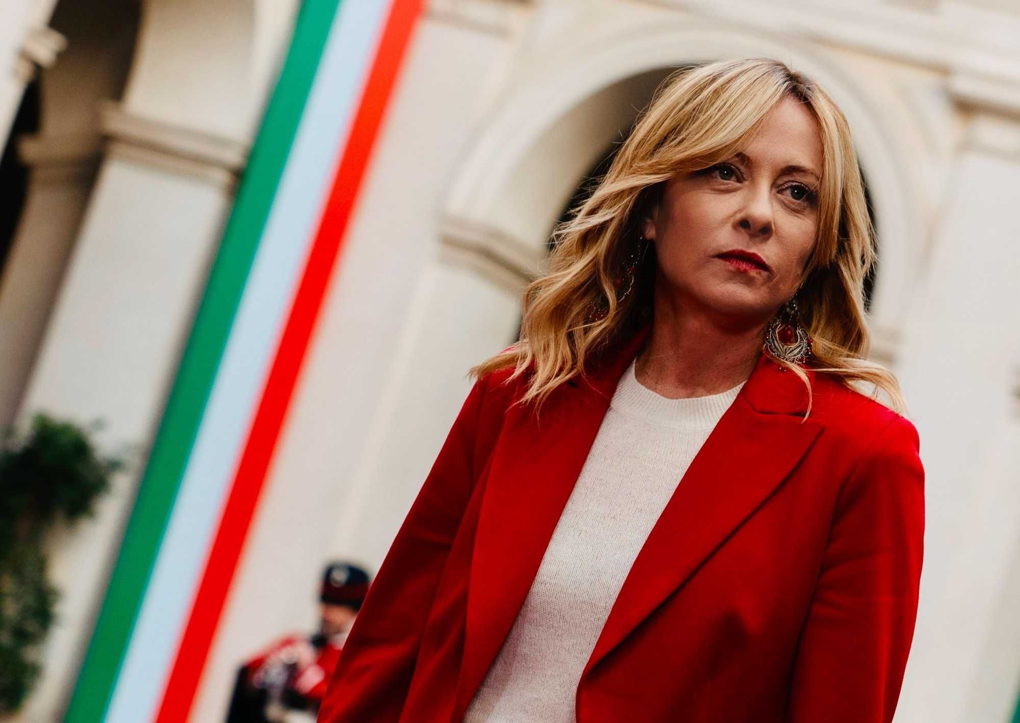 Ucraina, Meloni a Parigi con i «volenterosi». Gli Usa: garanzie di sostegno a Kiev