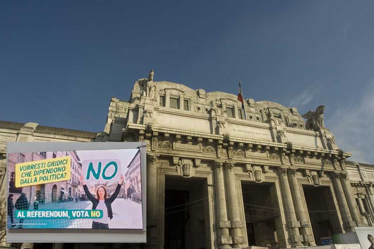 In stazione il carico di balle dell’Anm: «Temi che la politica ci controlli? Vota no»
