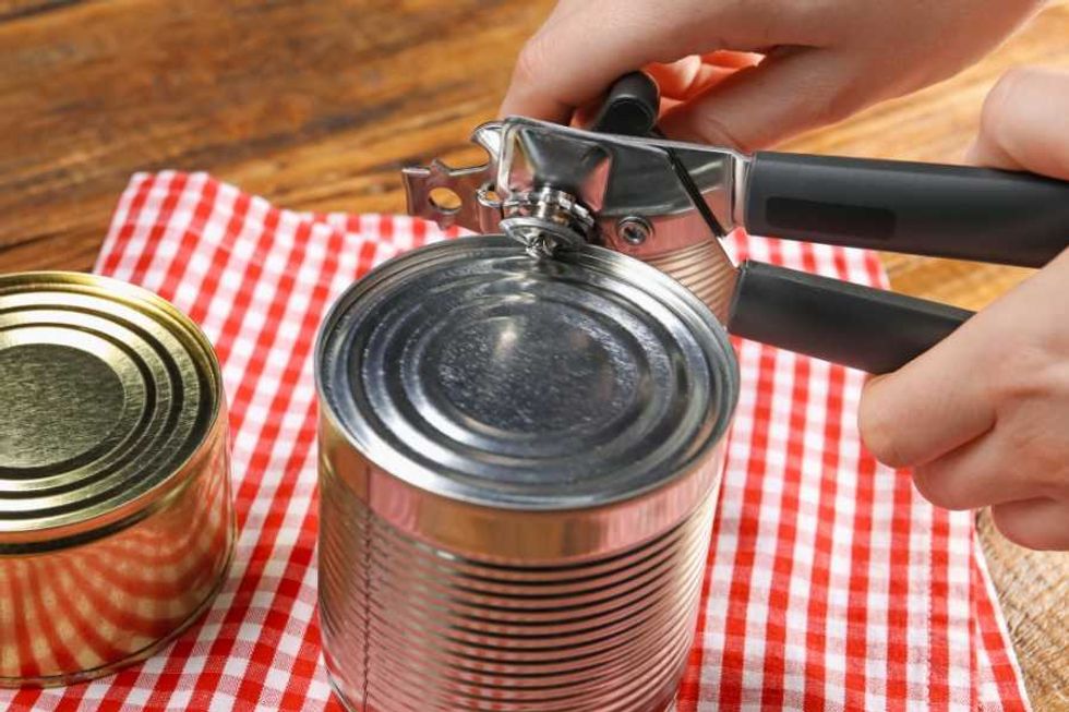 left-handedness, lefties, southpaw, can opener, right-handed