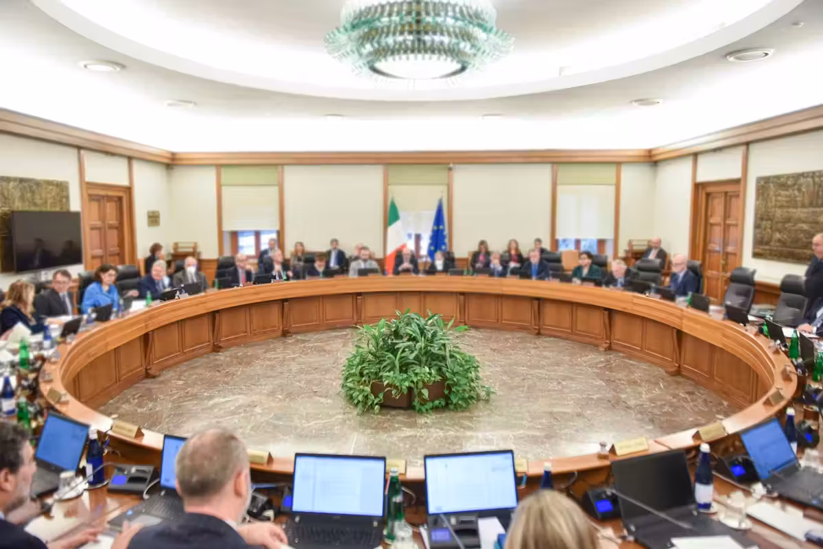 I giudici vogliono spostare il voto per tenersi stretta la poltrona