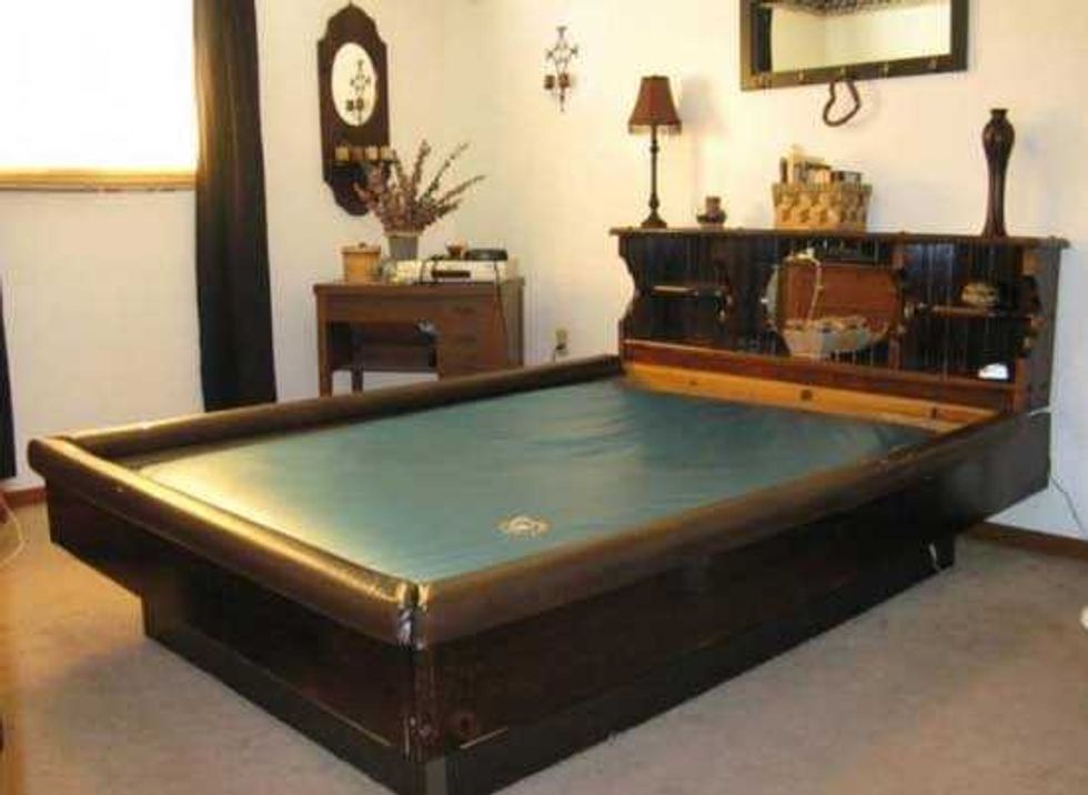 Boomers and Gen Xers discuss the awesome absurdity of owning waterbeds back in the day