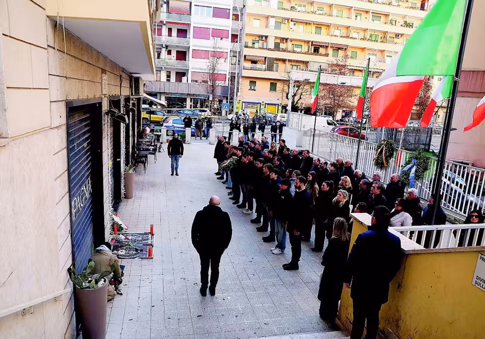 In 20 contro 4: i compagni sbagliano sempre