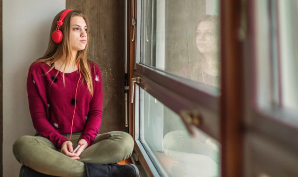 Teen psychologist explains why kids actually love family vacations, even if they pretend not to