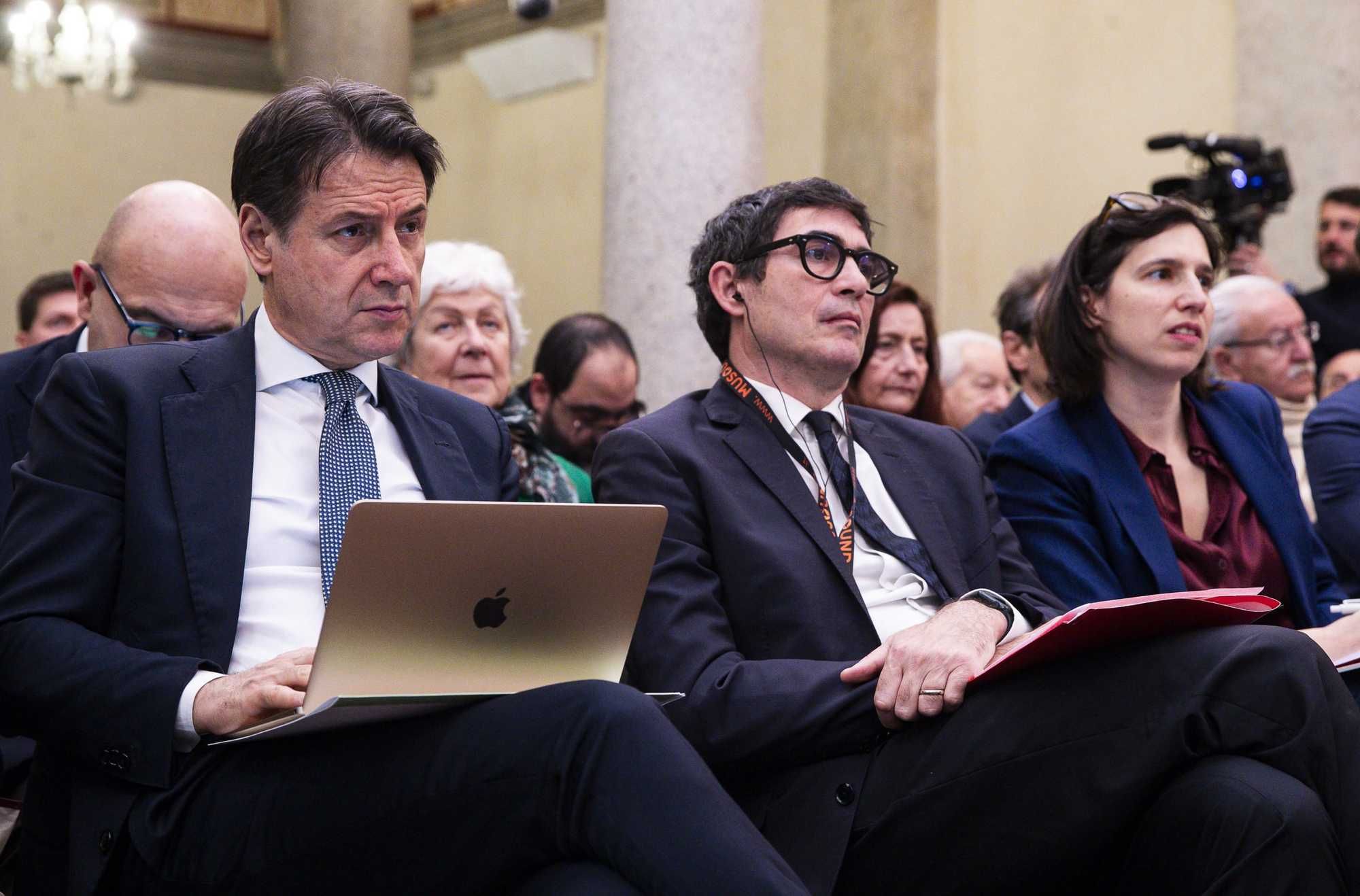 L’opposizione si spacca in cinque. Il campo largo è ormai un miraggio