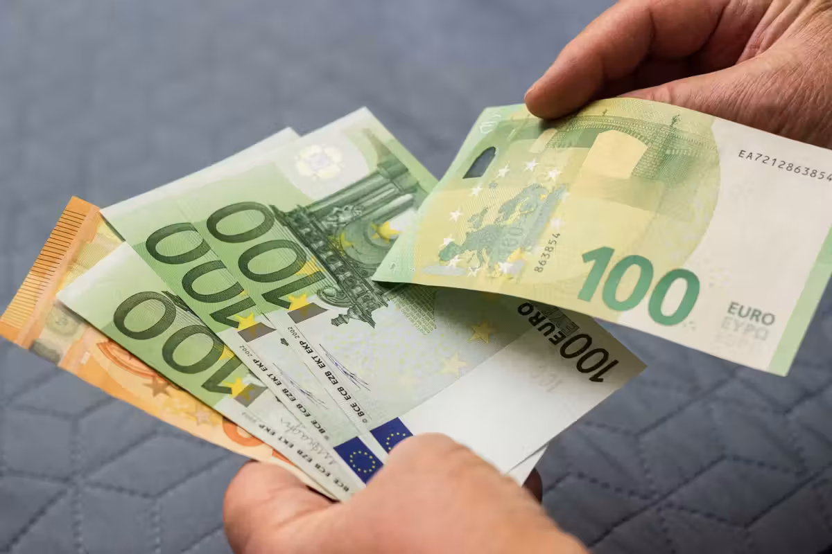 Il governo non alza il tetto al contante. E chi «scomoda» la polizia poi paga