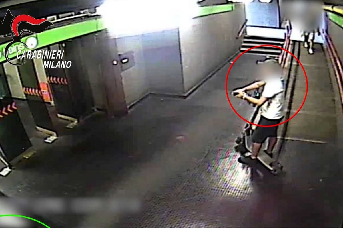 Immigrato pedina con il monopattino ragazzine a Milano e poi le violenta