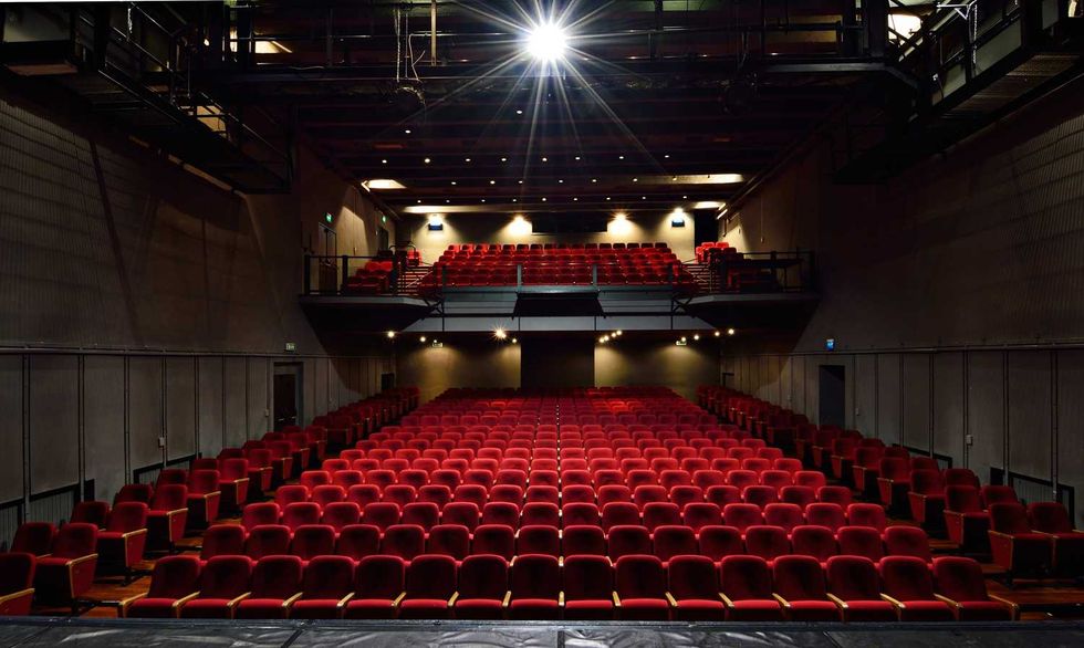 La rossa Emilia continua a pagare il «teatro delle molestie» di Parma