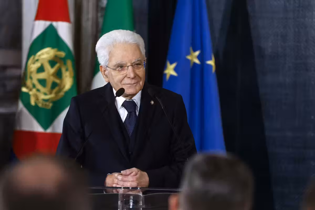 «Inno di Mameli», si cambia: sparisce il «sì»