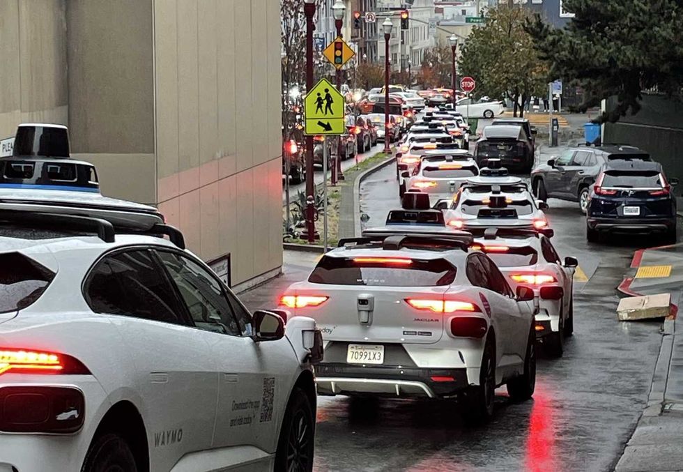 Auto senza conducente, la lezione di Waymo