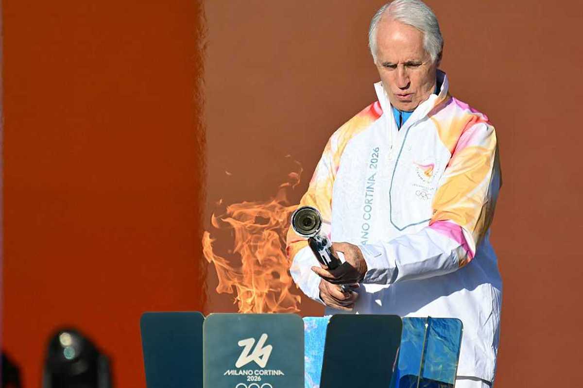 A Napoli per Natale, il nuovo anno a Bari. Il viaggio della Fiamma Olimpica