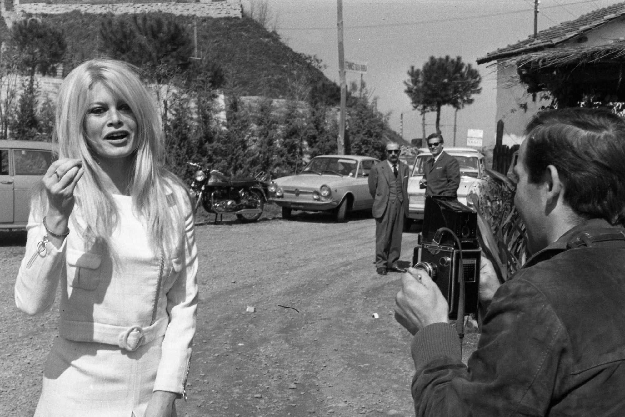 Icona erotica, diva ribelle, destrorsa. La dea irraggiungibile esce di scena