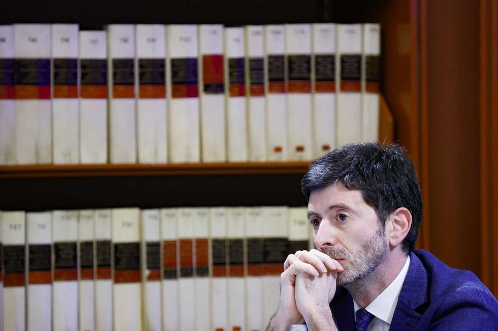 Il Cts voleva tenere le scuole aperte. Fu Speranza a ordinare le chiusure