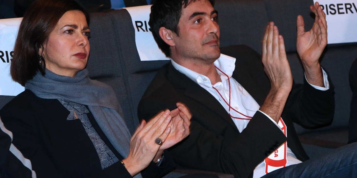 Il silenzio imbarazzato di chi sfilava con loro