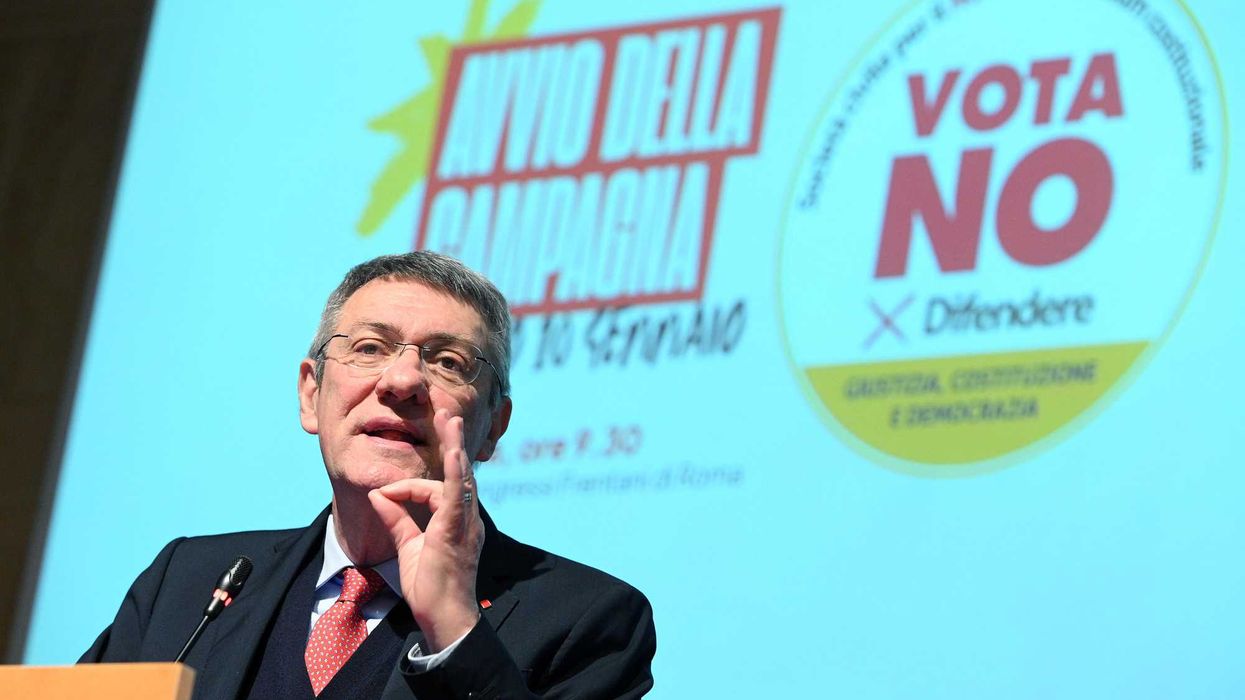 Per Landini l’Italia è un regime, Caracas no