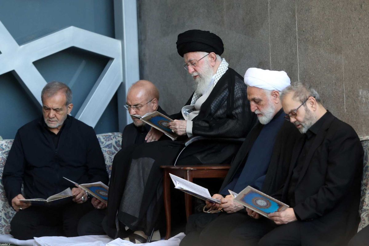 Iran, gli ayatollah uccidono ma corteggiano Trump