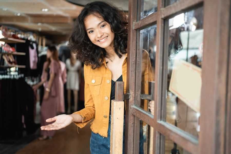 Germany; German; smiling; culture; cultural norms; smiling at strangers; customer service