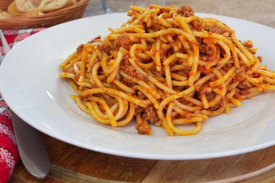 1970s, '70s, generations, food, meals, spaghetti